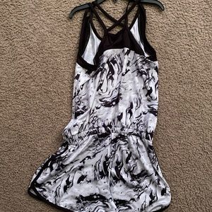 athletic works youth large 10-12 marble black and white romper